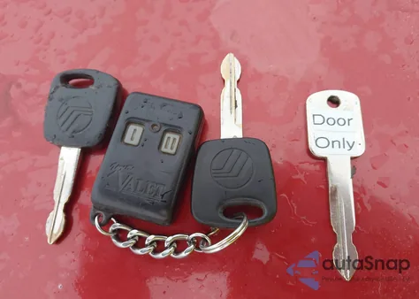 1998 Mercury Grand Marquis из США, поврежденный, VIN 2MEFM74W1WX612030